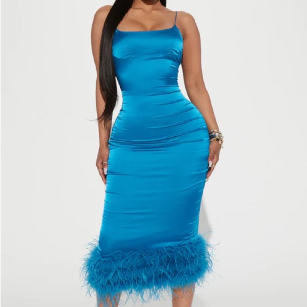 Elegant Blue Feather Trim Dress